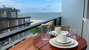 Apartamento | Restaurante al aire libre