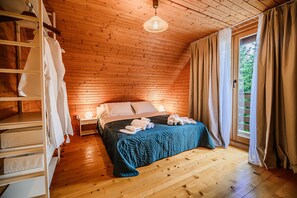 2 bedrooms, iron/ironing board, bed sheets