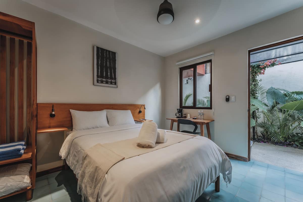 Blackout curtains, free WiFi, bed sheets