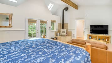 1 bedroom, internet, bed sheets