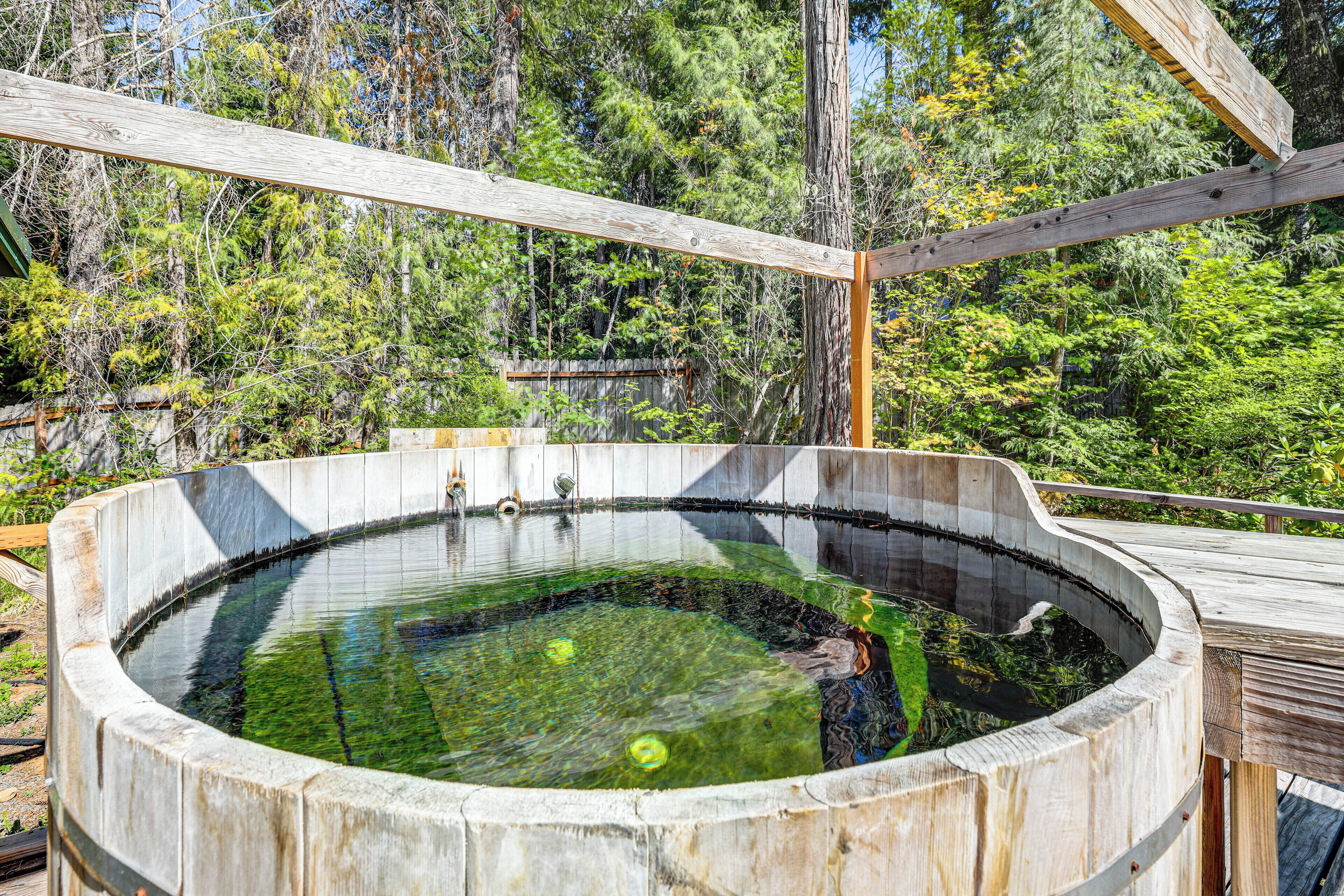 Bain à remous extérieur