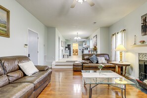 TV, books - Spacious Home w/ Patio: 8 Mi to Dtwn Decatur (Decatur)