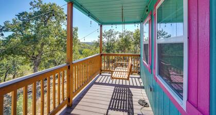 'Galactikitty' - Quirky Cabin Near Lake Brownwood!