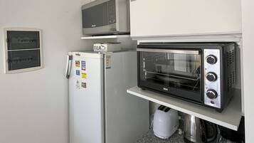 Studio, Balcony, City View | Private kitchen