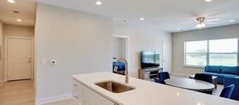 Commute to Fort Worth: Newly Built Apt w/ Pool