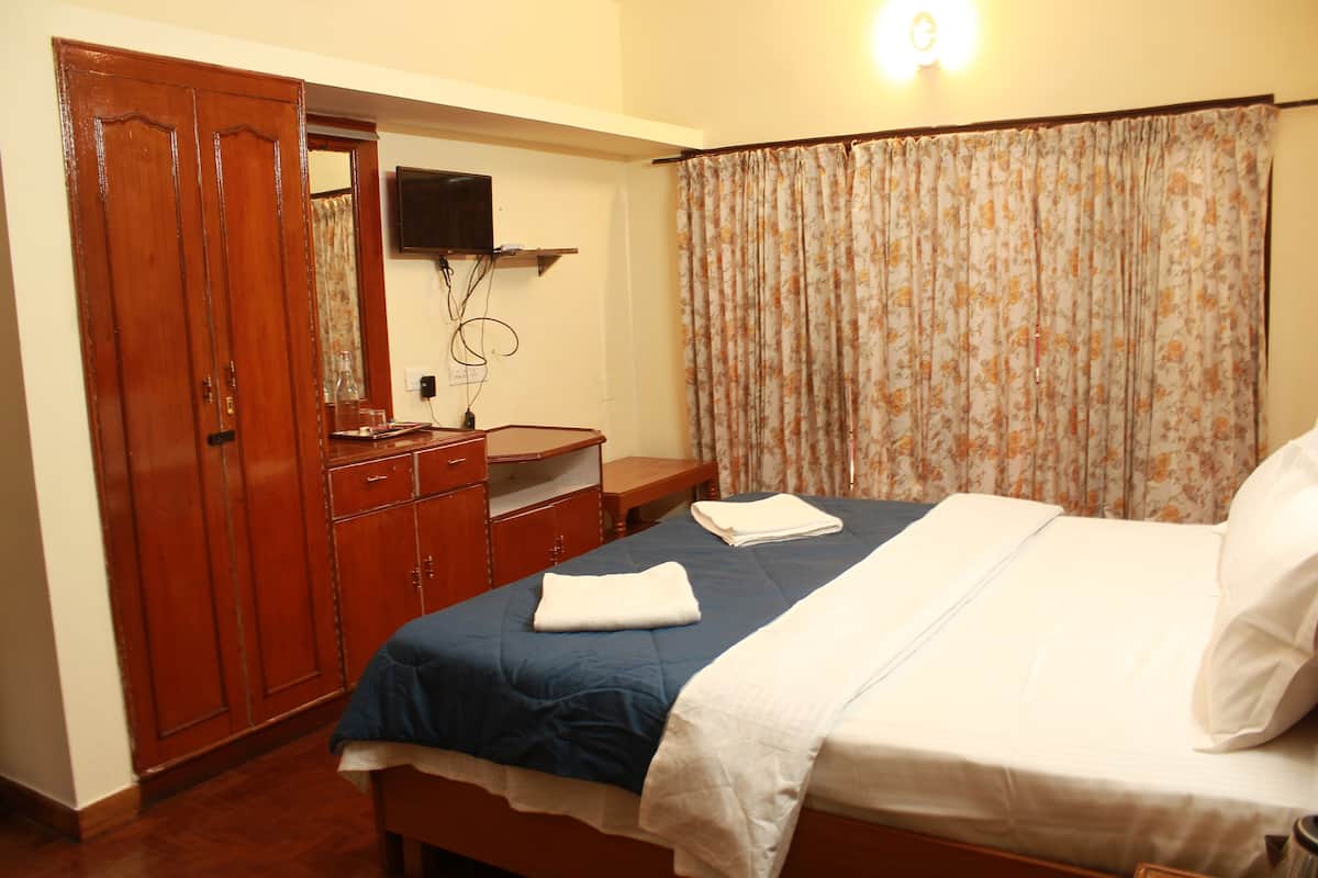 Premium Room, 1 King Bed, Hot Tub