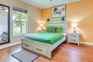 3 bedrooms, desk, iron/ironing board, Internet - Family Home in Port St Lucie w/ Furnished Pergola! (Port St. Lucie)