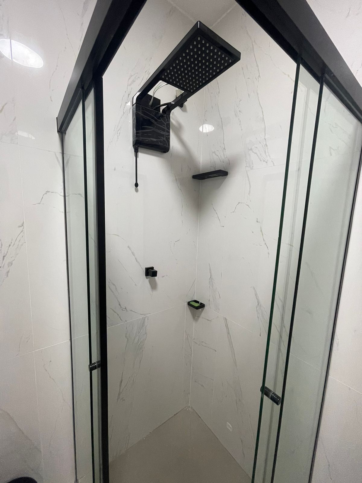 Hårtørrer, håndklæder, Sæbe, Toiletpapir