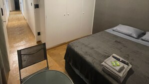 3 室のベッドルーム、アイロン / アイロン台、WiFi、ベッドシーツ
