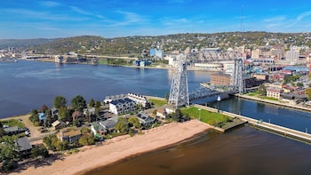 Dragestil 715 Duluth Condos