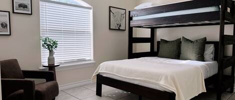 2 chambres, fer et planche Ă repasser, Wi-Fi, draps fournis