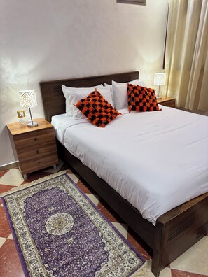 2 dormitoris, planxa i posts de planxar, wifi i roba de llit 