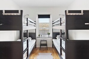 4 間睡房、書桌、可攜式嬰兒床、免費 Wi-Fi