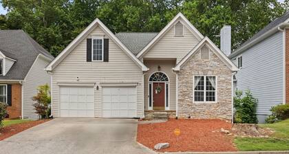 Spacious 1BR with Community Pool Alpharetta Home