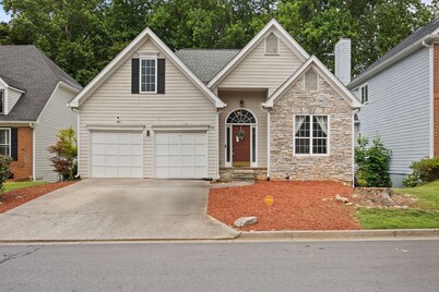 Spacious 1BR with Community Pool Alpharetta Home