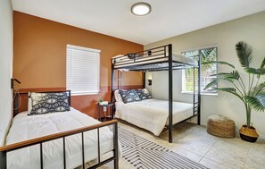 4 bedrooms, iron/ironing board, WiFi, bed sheets