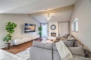 Télévision, cheminée