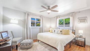 3 bedrooms, iron/ironing board, WiFi, bed sheets