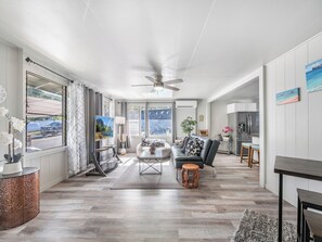 TV - Tropical Haven: 3BR Sanctuary Between Two Famous Beaches (Kailua)