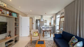 Apartamento básico | Área de estar | TV