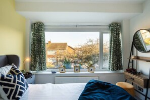 3 chambres, fer et planche à repasser, Wi-Fi, draps fournis