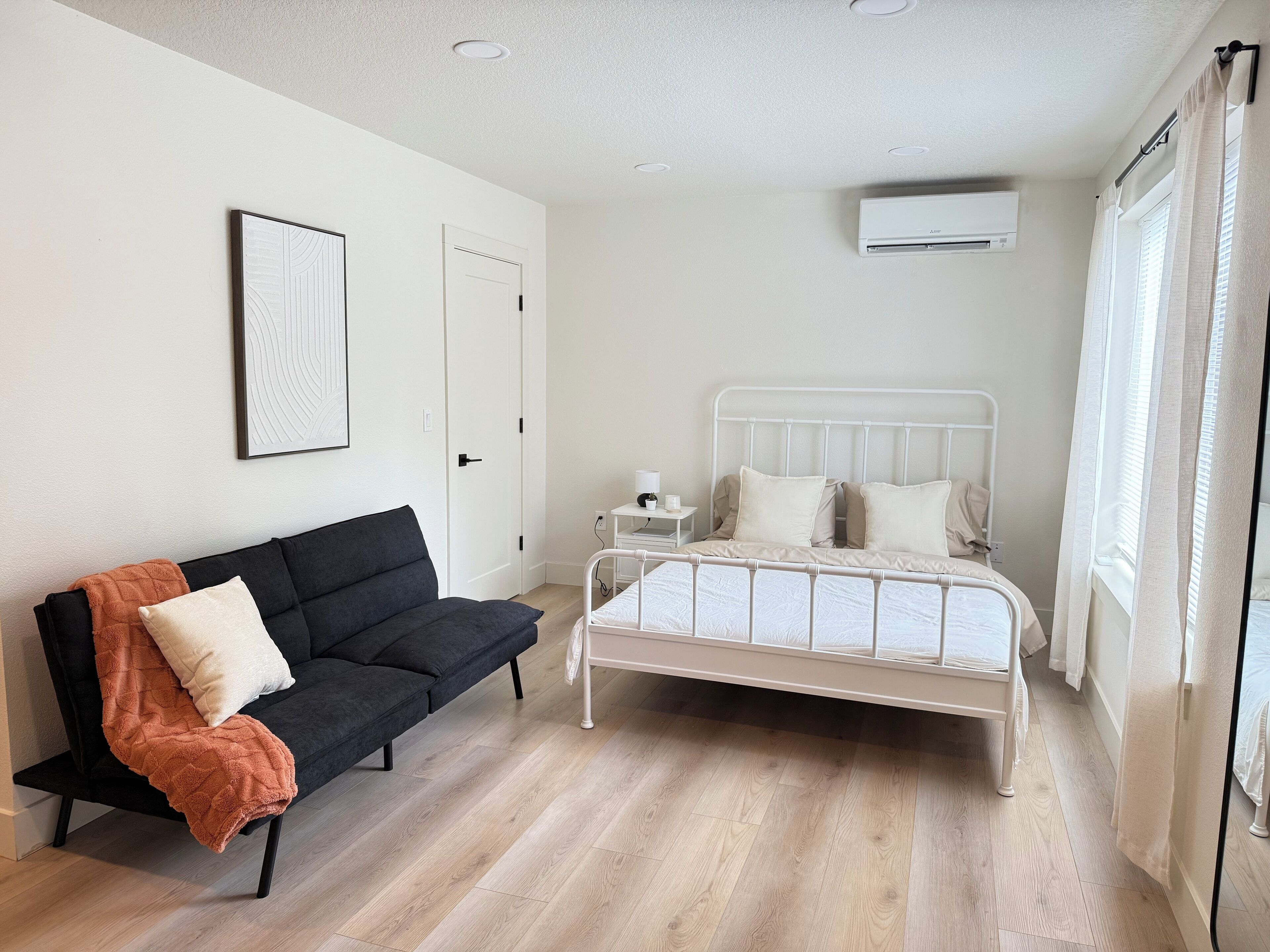 1 bedroom, iron/ironing board, WiFi, bed sheets