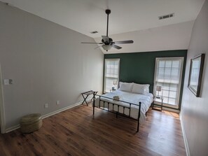 3 عدّة غرف نوم وواي فاي مجانًا وملاءات أسرّة