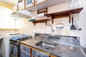 Basic Apartment | Private kitchen