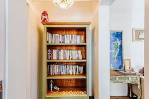 Basic Apartment | Interior