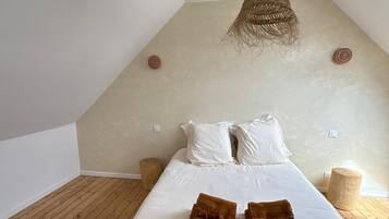 3 chambres, fer et planche à repasser, Wi-Fi, draps fournis