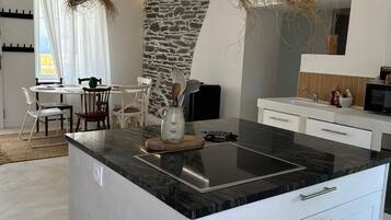 Micro-ondes, four, plaque de cuisson, lave-vaisselle