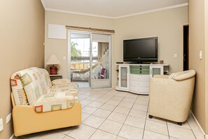 Living area - Pleasant Apartment 110m From Ingleses Beach Vdg114 (Florianópolis)