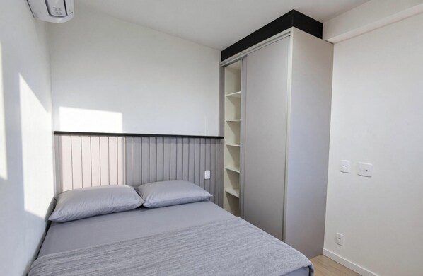 Deluxe Apartment, Pool Access, Beach View