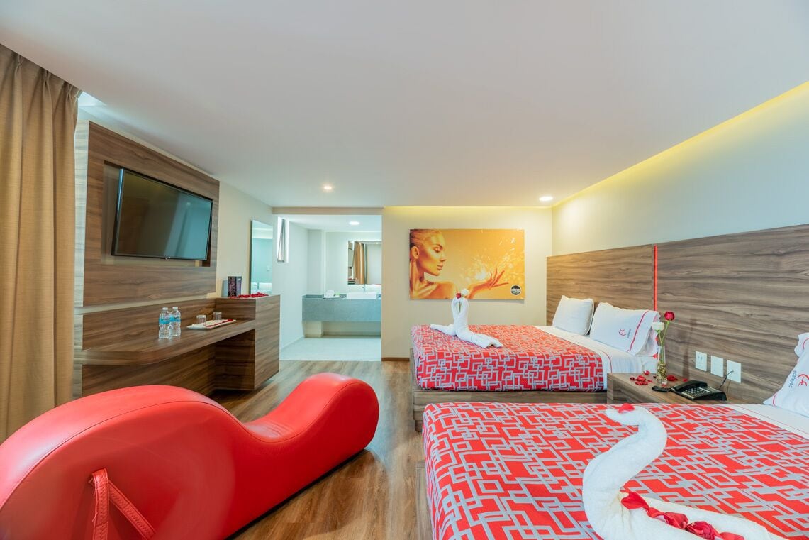 Deluxe Double Room | Laptop workspace, free WiFi, bed sheets, wheelchair access