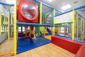 Area giochi per bambini (al coperto)