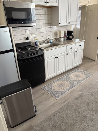 Charming one bedroom apt.