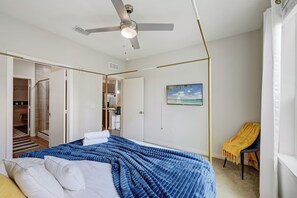 2 bedrooms, iron/ironing board, WiFi, bed sheets