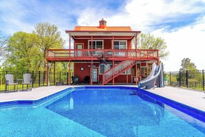 Pool - FARM Stay! - Private Heated Pool & Swim Spa - Pool Table - 2 King 7 Queen - 16+ (Pleasant View)