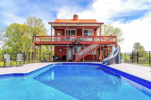 FARM Stay! - Private Heated Pool & Swim Spa - Pool Table - 2 King 7 Queen - 16+