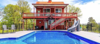 FARM Stay! - Private Heated Pool & Swim Spa - Pool Table - 2 King 7 Queen - 16+