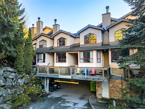 Exterior - Townhome+parking walk 6 Minutes to Gondola & Shops (Whistler)
