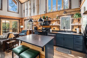 Frigorífic, microones, forn i placa de cuina 