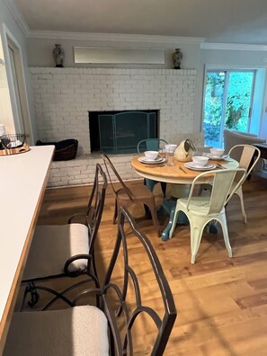 Dining - Morgan Creek Retreat (Ann Arbor)