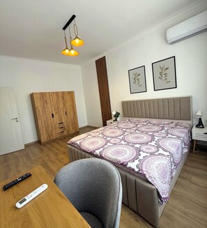 2 bedrooms, iron/ironing board, WiFi, bed sheets