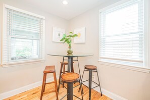 Dining - Charming & Relaxing 3BR Family-Friendly Stay in MD (District Heights)