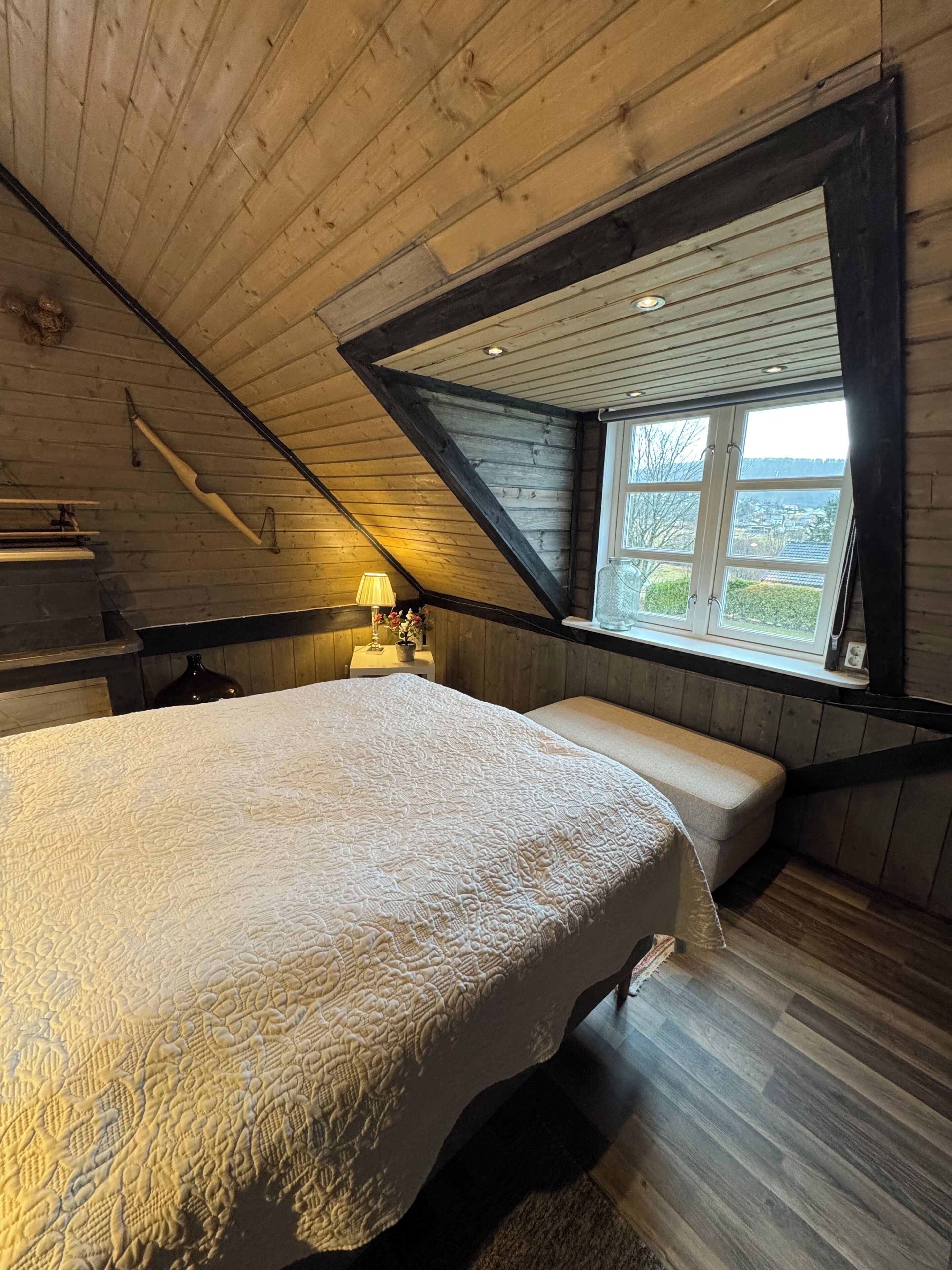 1 soverom, skrivebord, strykejern/-brett og wi-fi