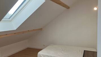 3 bedrooms, bed sheets