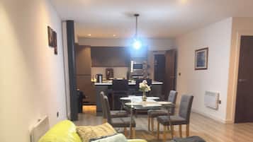 Una Smart TV, libros