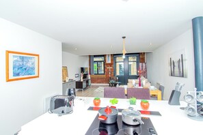 Interior - Contractors and Family-Friendly Apartment| Fast Wi-Fi and Free Parking (Bradford)
