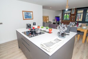 Interior - Contractors and Family-Friendly Apartment| Fast Wi-Fi and Free Parking (Bradford)